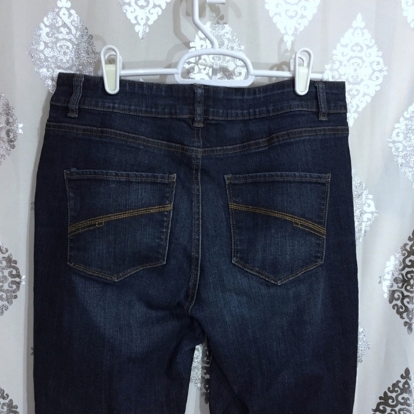 Denver Hayes Hanna High Rise Curve-Tech Cropped Jeans - Picture 4 of 6